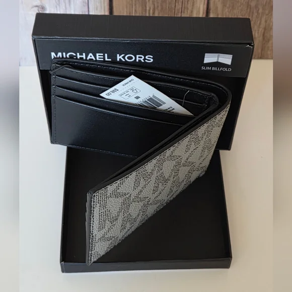 Michael Kors Slim Bifold Wallet NWT Box Included - Picture 13 of 15